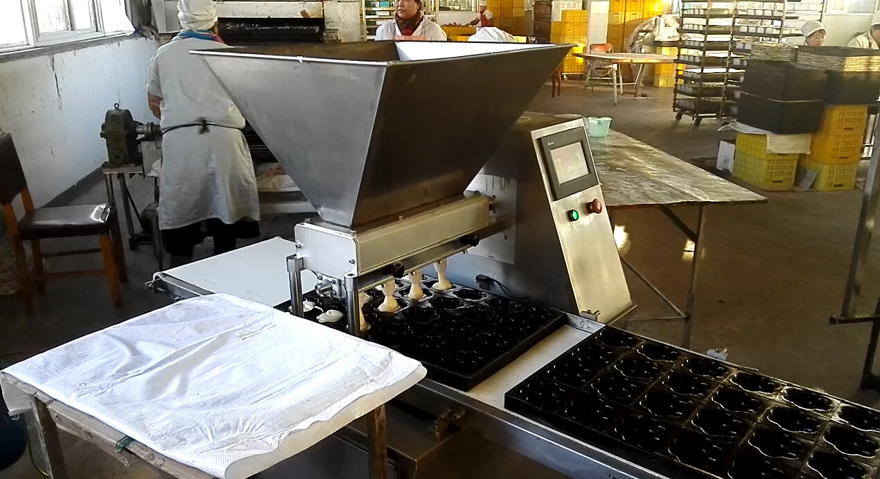 Машинное оборудование пищевой промышленности оборудования производственной линии торта завалки шоколада